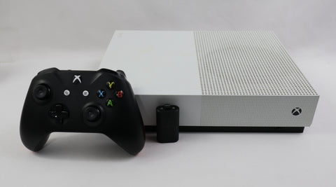Xbox One S 1 TB (Consola y control abiertos por mantenimiento)